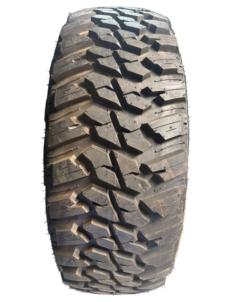 2 NOS KANATI MUD HOG M/T BSW LT 37 12.5 17 124Q 10PLY MUD TERRAIN TIRE L1737125E252
