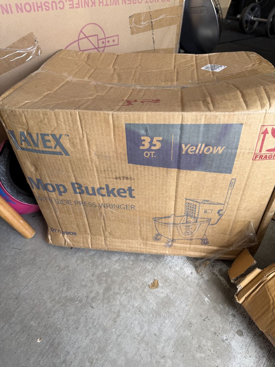 Avex 35 QT Mop Bucket w/ Wringer