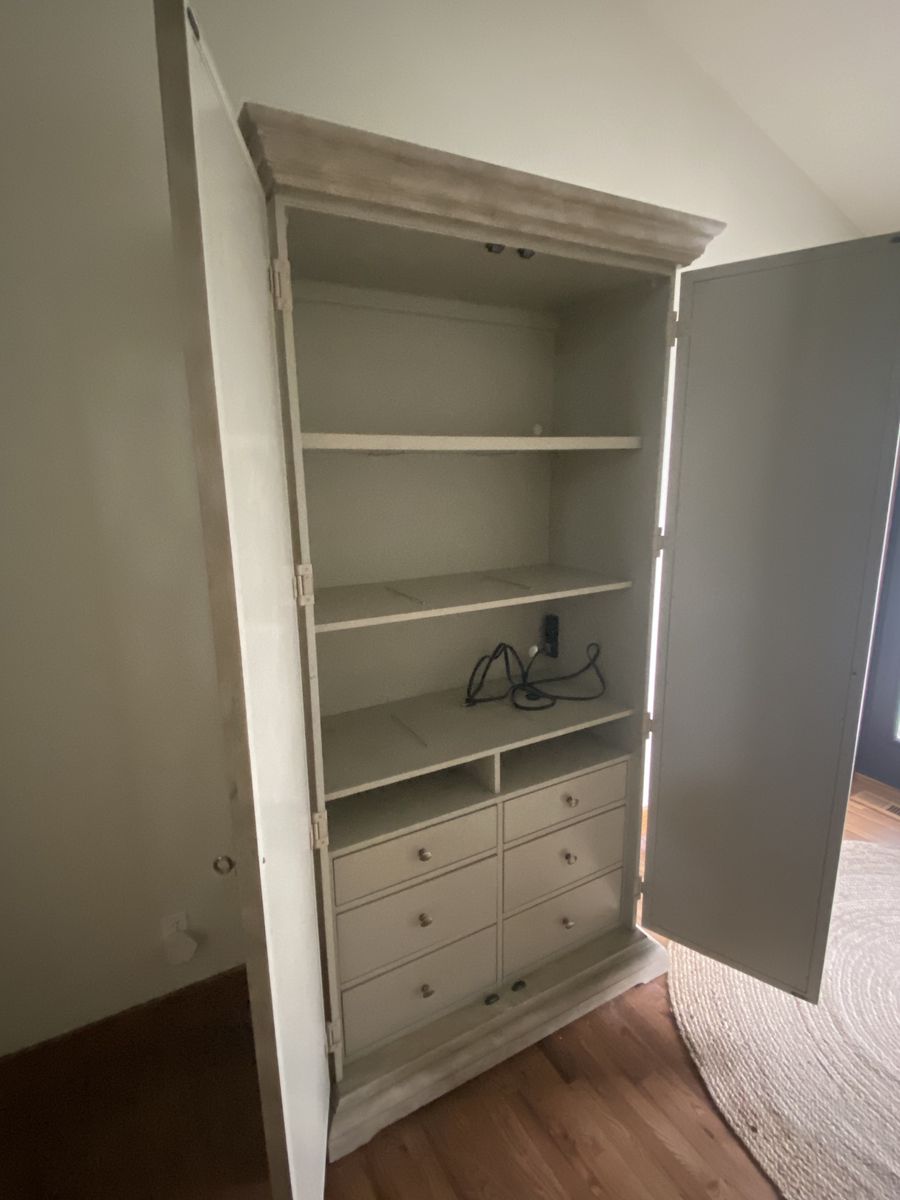 Main image 3