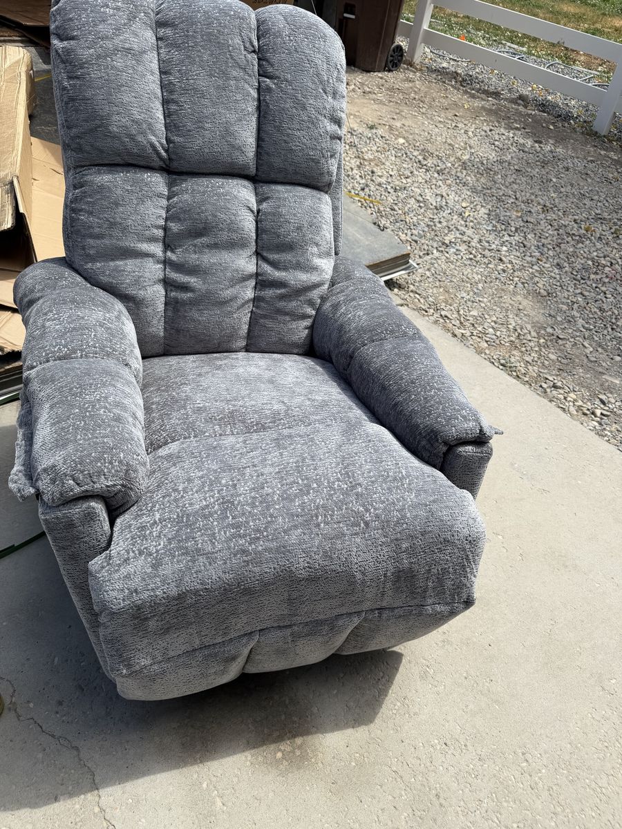 Grey recliner (brand new)