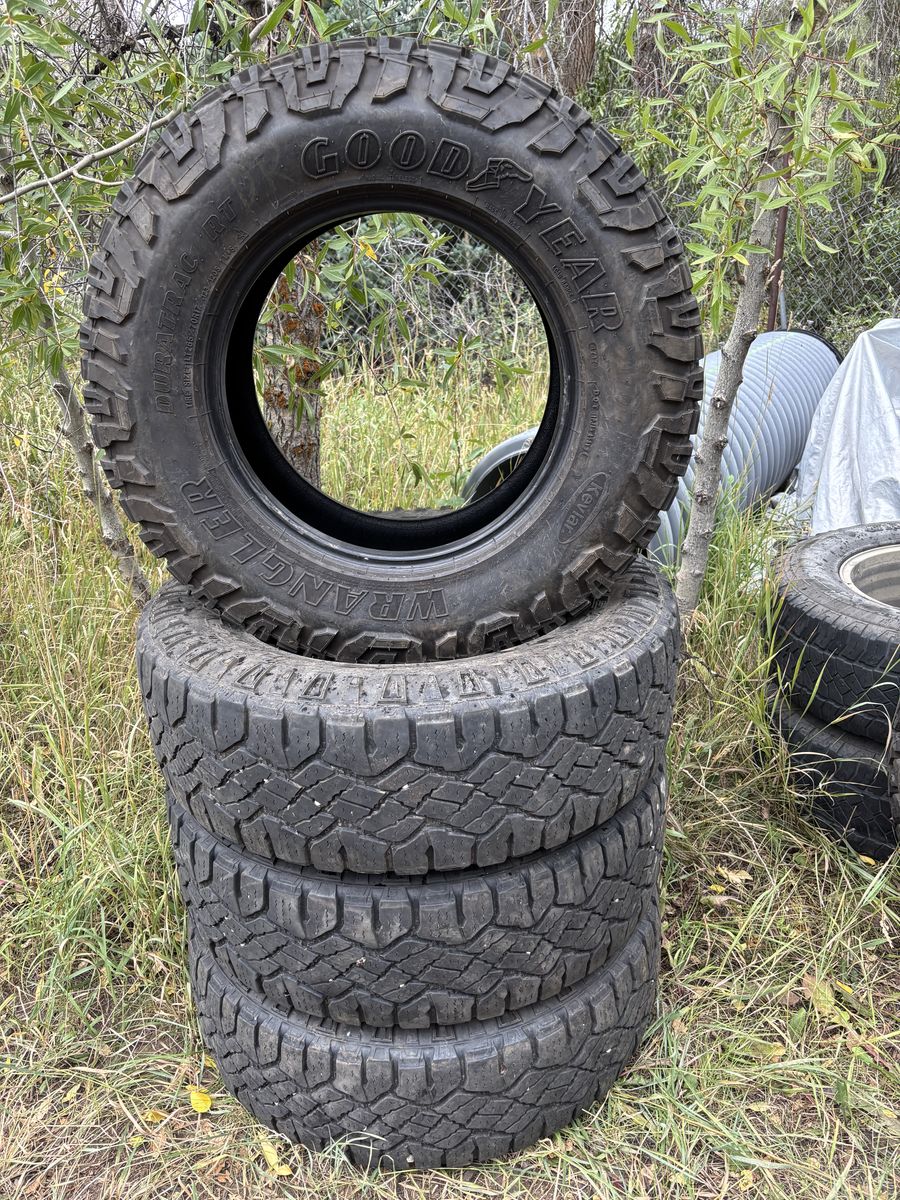 GoodYear Dura Trac 265/70r17 tires(4)
