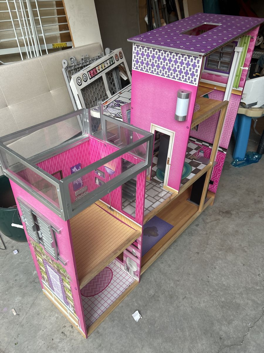 Big doll house