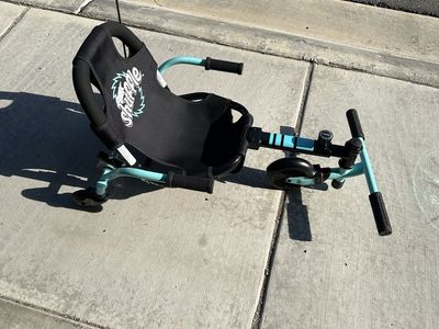 Shuffle Sit-Down Scooter Trike Teal/Black with Flag - Excellent Condition