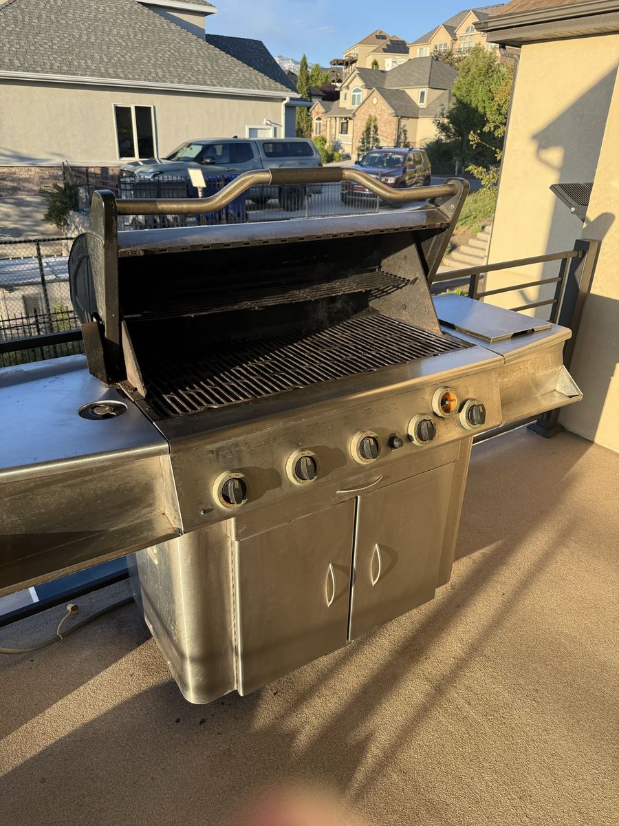 Vermont Castings Signature Series Stainless Steel Gas Grill - 4 Burner with Side Burner