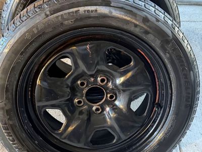 4 Michelin Latitude Tour Tires w/Wheels P235/55R18