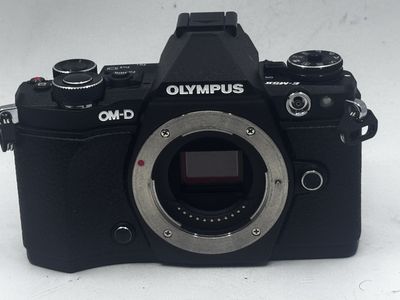 Olympus EM-5 ii 16mp mirrorless