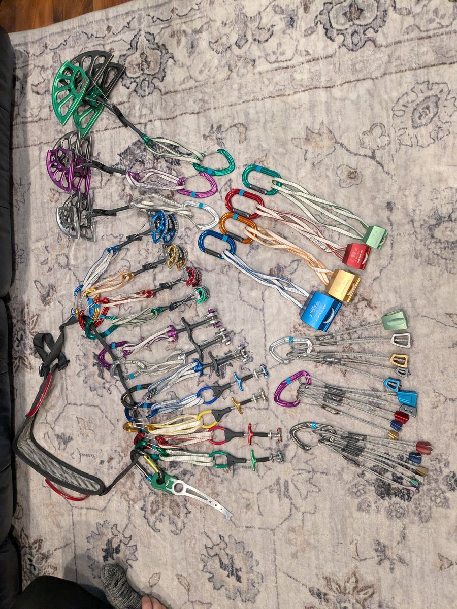 DMM TRAD ROCK CLIMBING GEAR