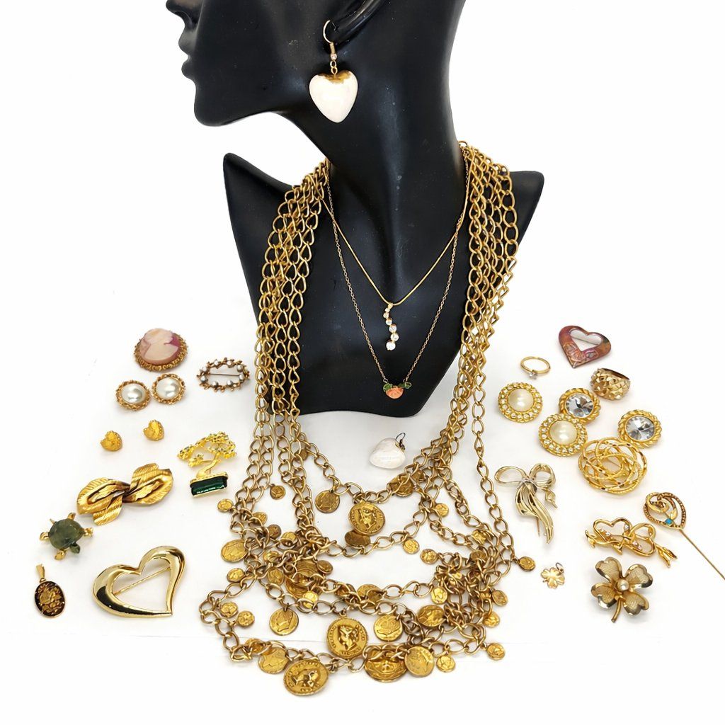 Vintage Costume Jewelry Lot 24 Pieces