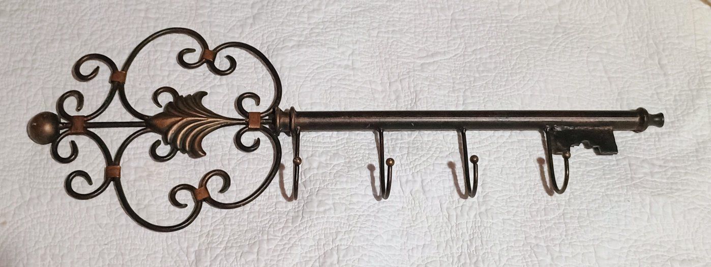 Metal Skeleton Key Wall Hook Rack