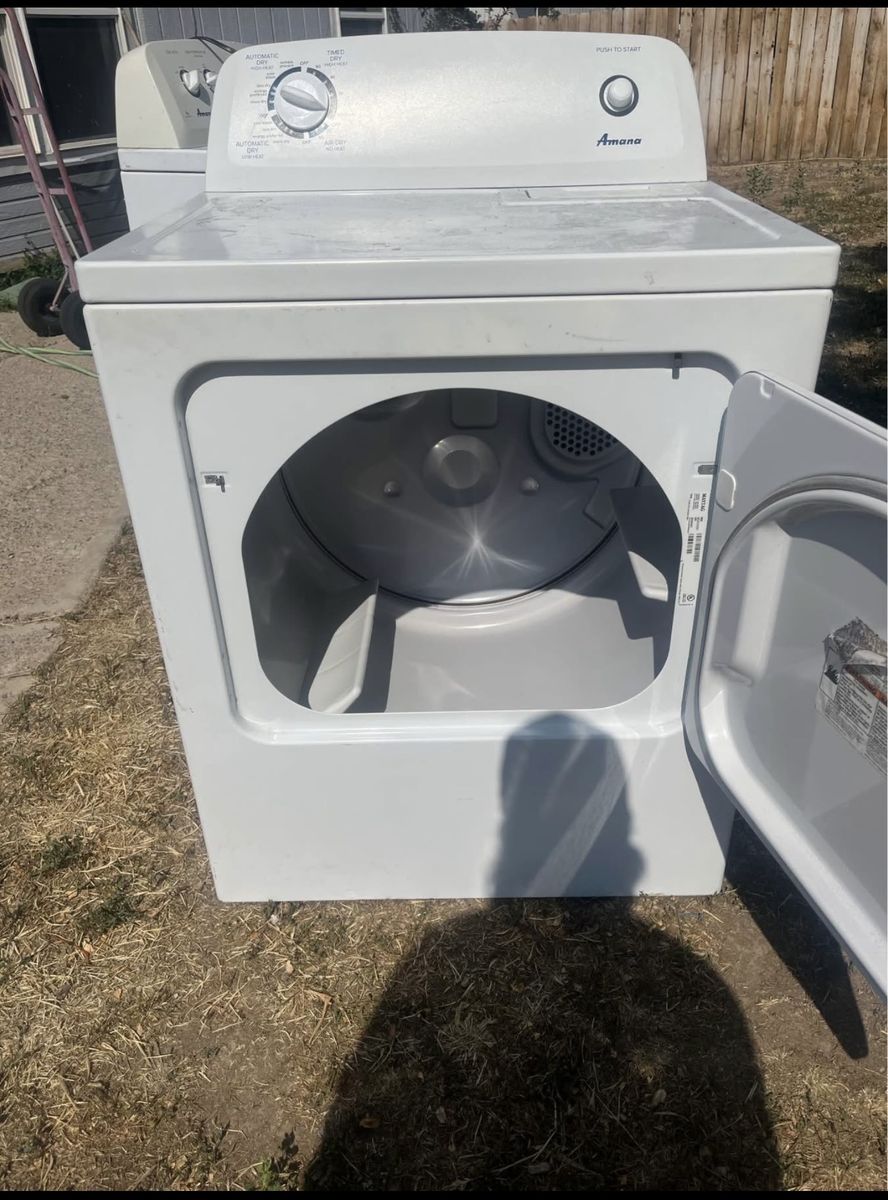 Amana White Electric Front-Load Clothes Dryer