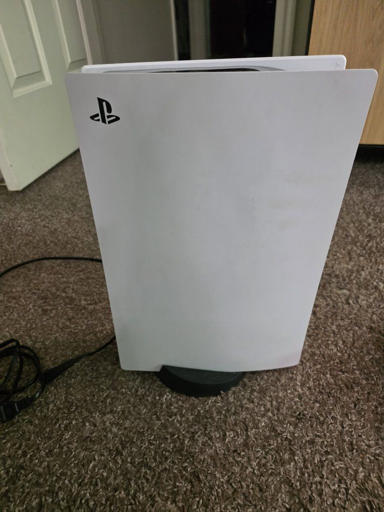 Main image 3