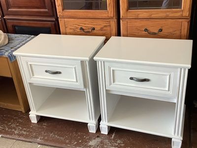 Pair of Stylish White Nightstands