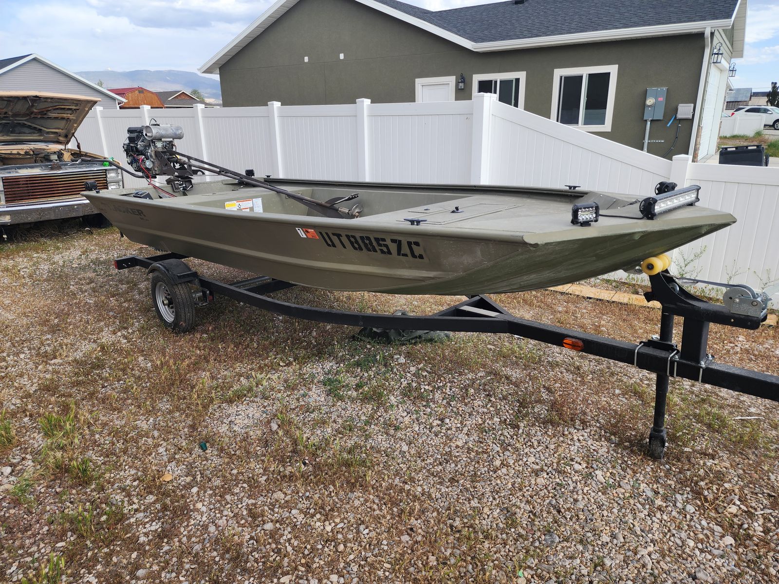 1648 tracker grizzly alweld duck boat/fishing boat with trailer