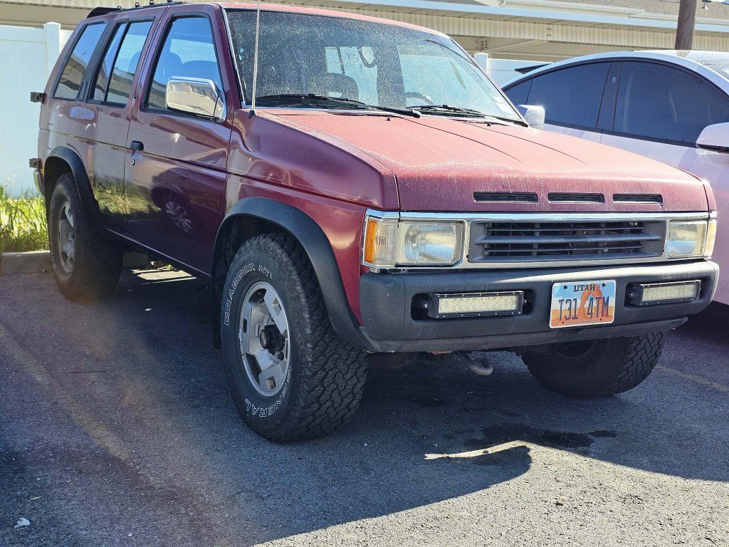 1994 Nissan Pathfinder SE 4x4 - Maroon, 278k Miles, Project/Parts Car