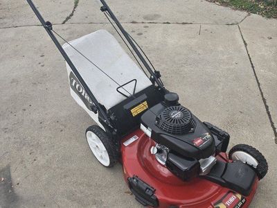 Self propelled Toro recycler w Honda power!