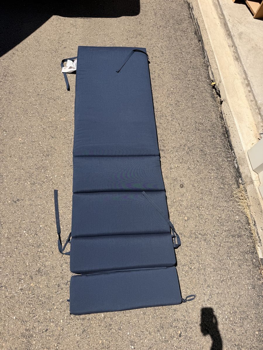 Outdoor Chaise Cushion Headrest