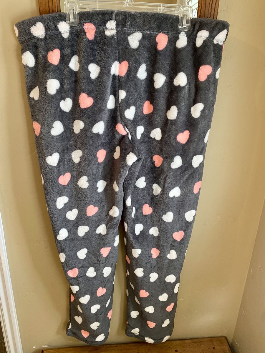 NEW! Womens Cozy Fleece Gray With Hearts Pajama Pants - Size 2X With Tie String - C PIX