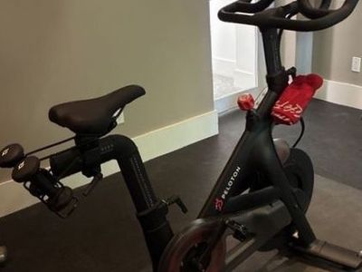 Peloton bike- works great