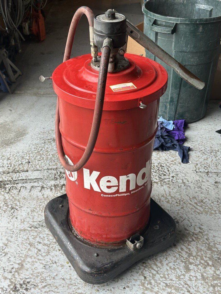 Gear Oil Pump 16 gallon roll around w/ Graco Pump