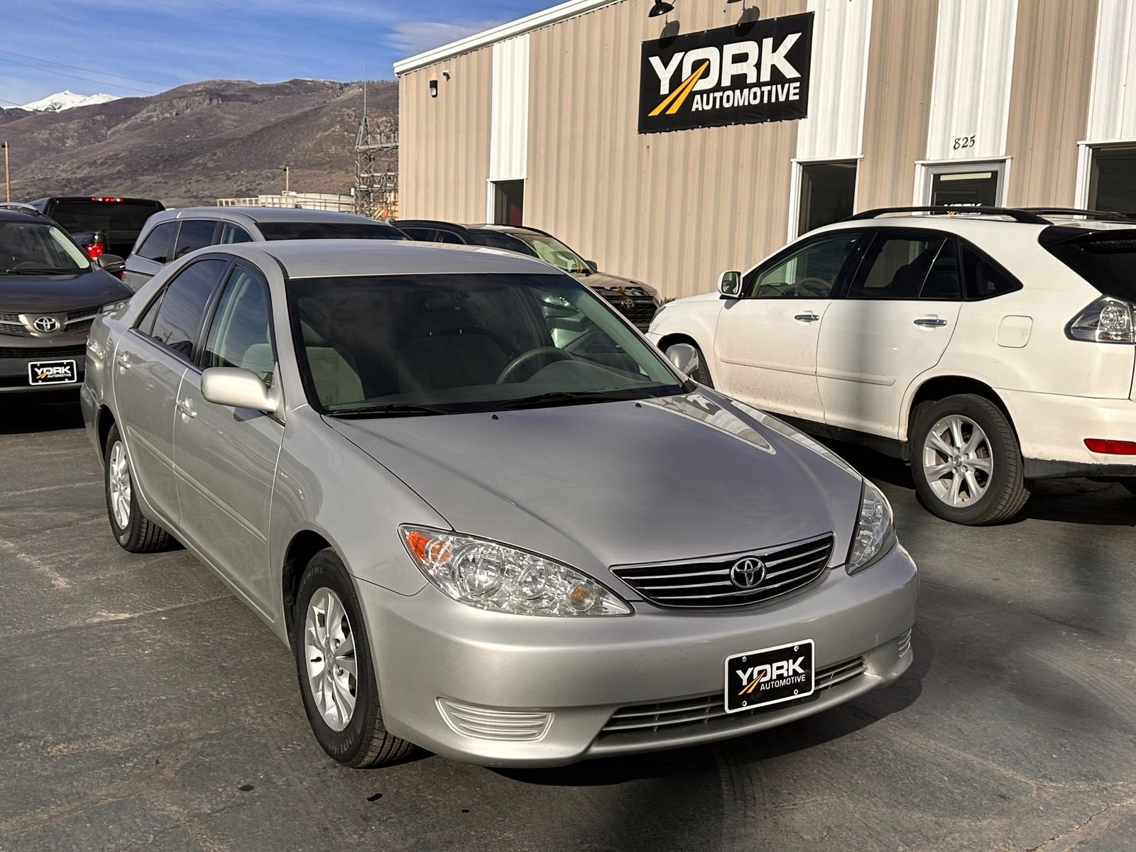 2005 TOYOTA CAMRY LE