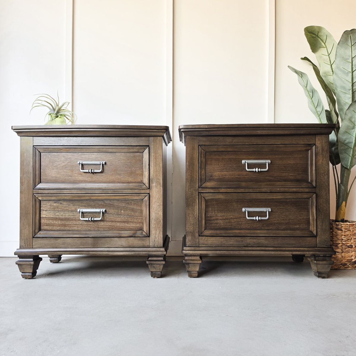*FREE DELIVERY* Beautiful Modern Nightstands!
