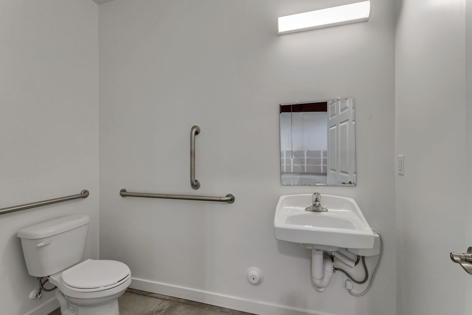Main image 9