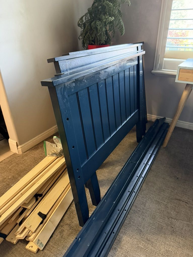 Two Twin Beds/bunkbeds