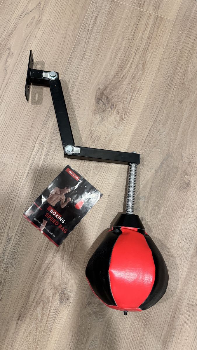 Boxing speed bag