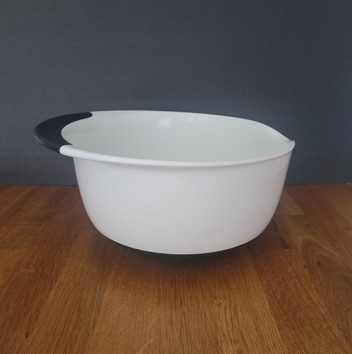 OXO Good Grips Plastic 5-qt Mixing Bowl