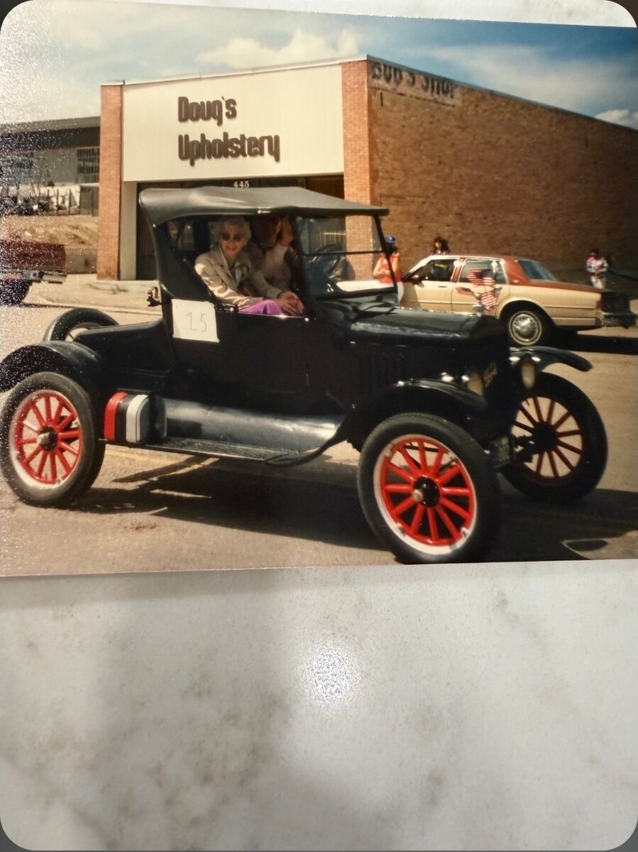 1924 FORD MODEL T