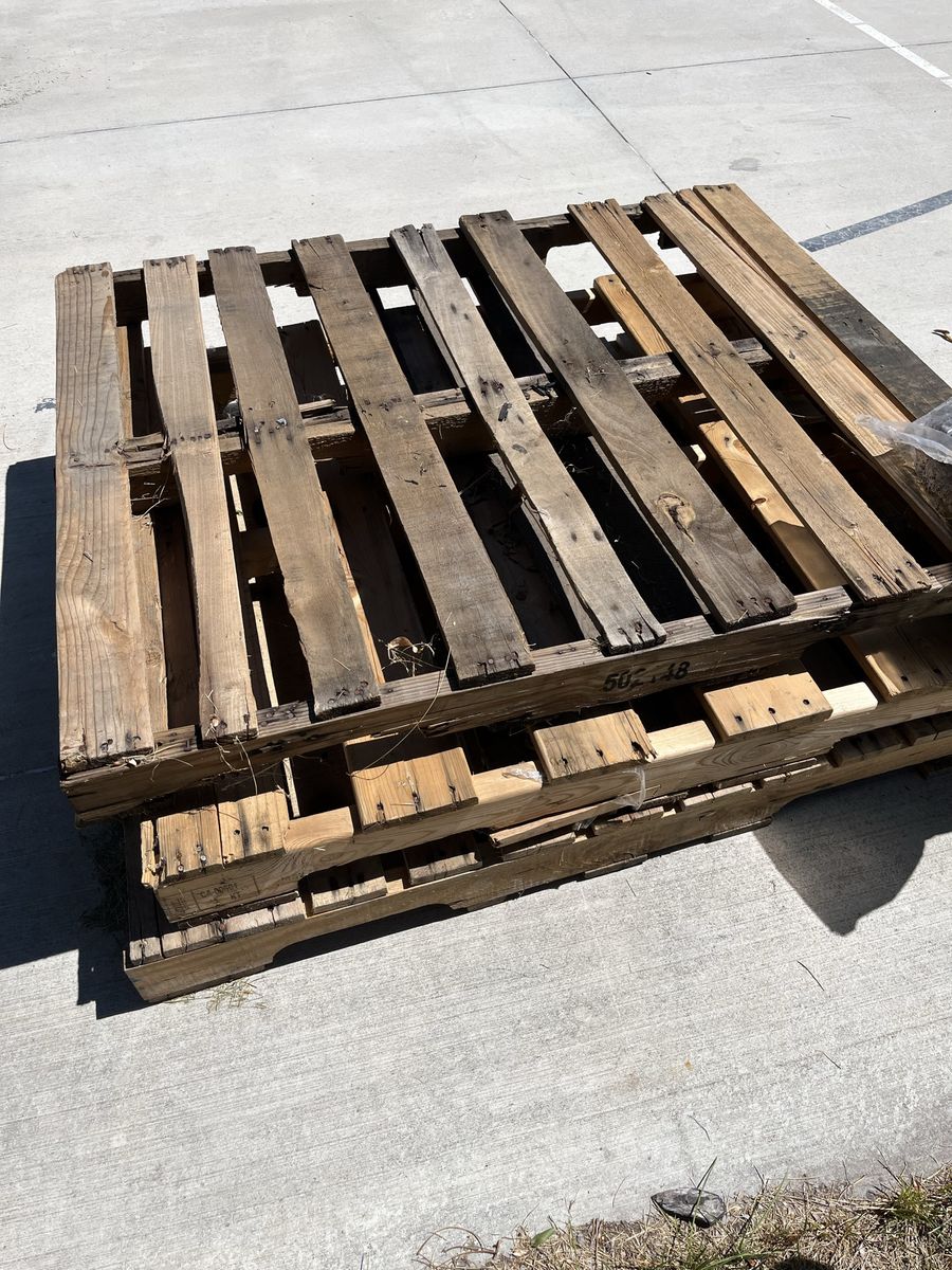 Wooden Shipping Pallets