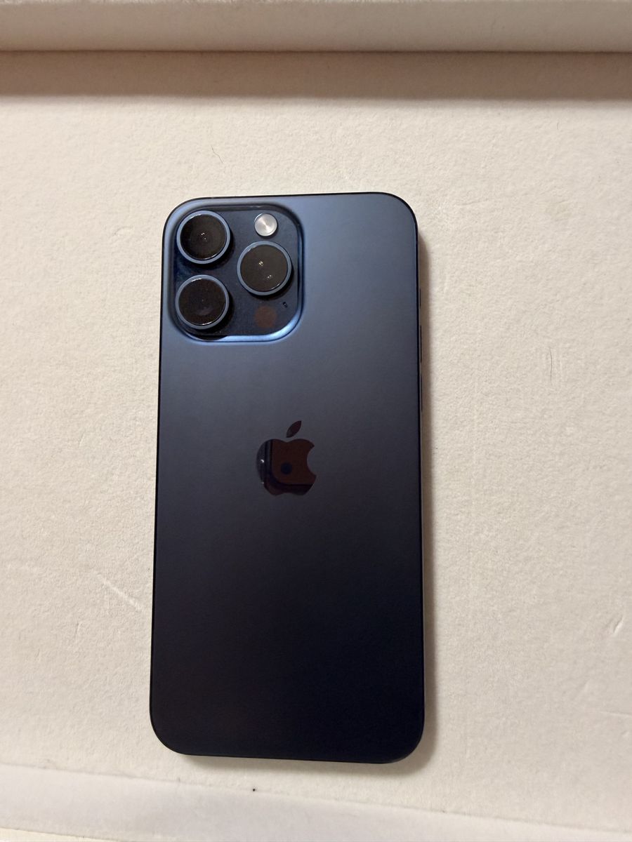 Apple iPhone 15 Pro - Blue Titanium
