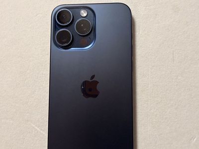 Apple iPhone 15 Pro - Blue Titanium