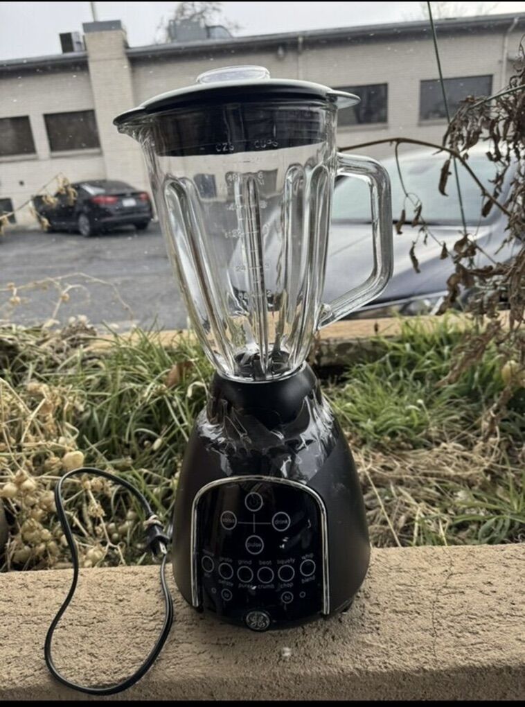 General Electric 14 Speed Blender