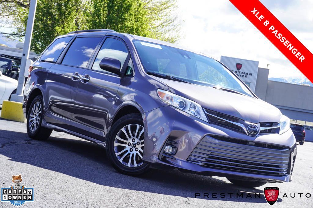 2019 TOYOTA SIENNA XLE