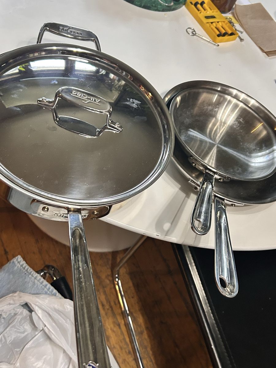 Great condition Lot of 4 pieces All Clad D5 Stainless Steel made in USA 4 Qt with lid, 10 inch and 8 inches pan