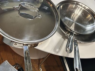 Great condition Lot of 4 pieces All Clad D5 Stainless Steel made in USA 4 Qt with lid, 10 inch and 8 inches pan