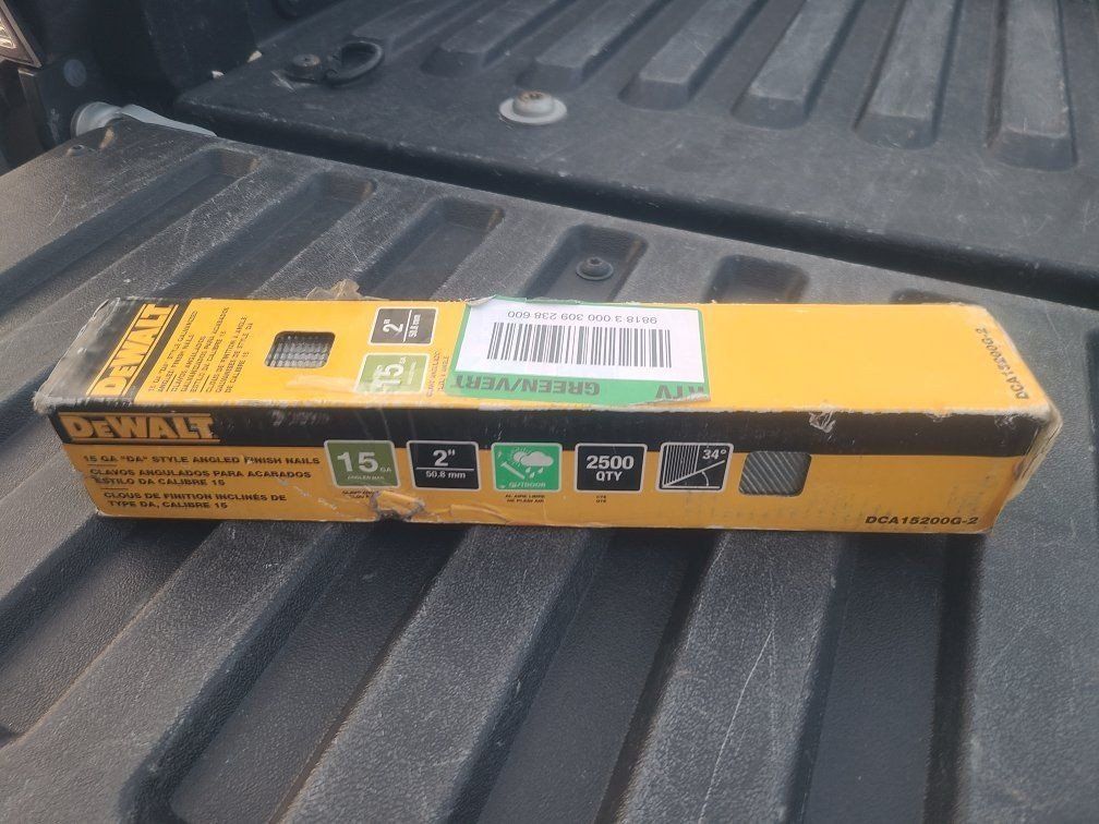 DEWALT DCA15200G-2 15 Gauge 2 Inch 34 Degree Angled Finish Nails 2500 Qty