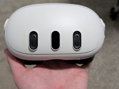 Meta Quest 3 VR headset 128 Gb & carrying case