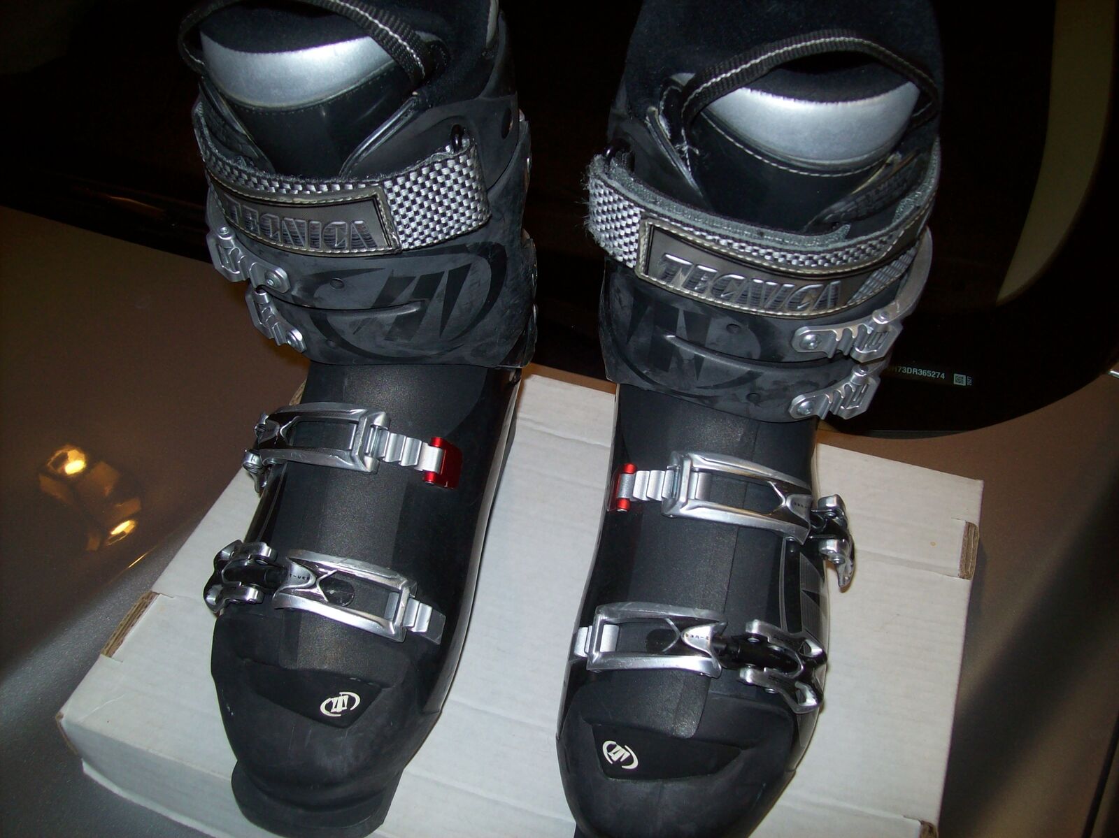 Technica Super Fit downhill ski boots for sale Size 27.5cm $85.00CASH