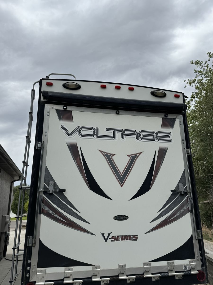 V3605 Voltage with separate garage