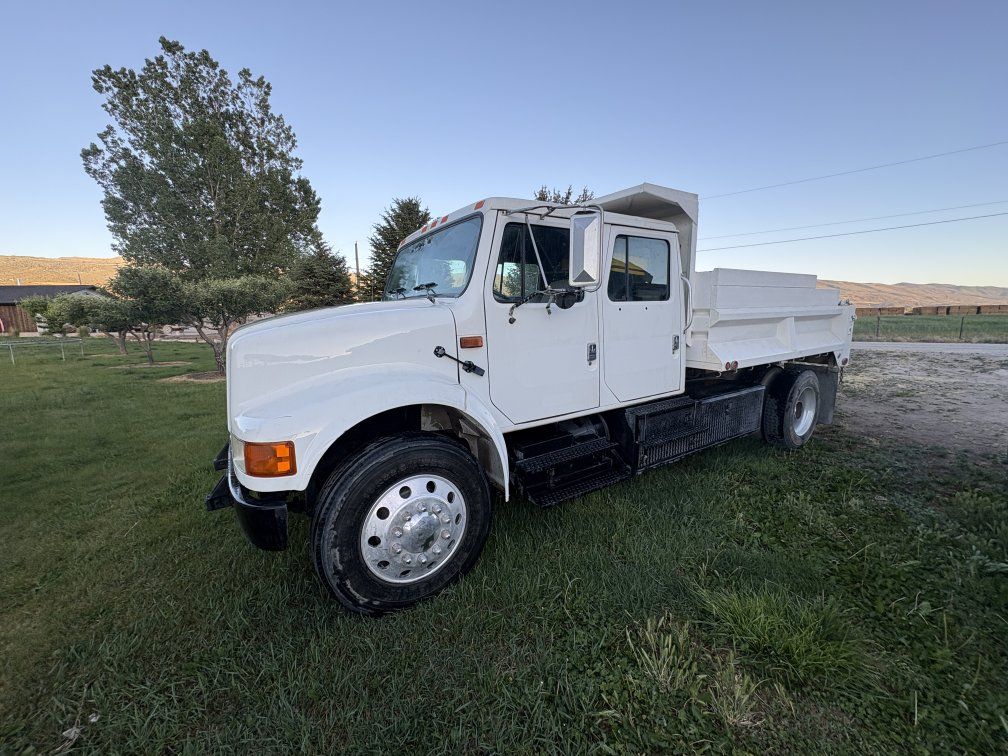 Dump Truck 4900 4x2 1992
