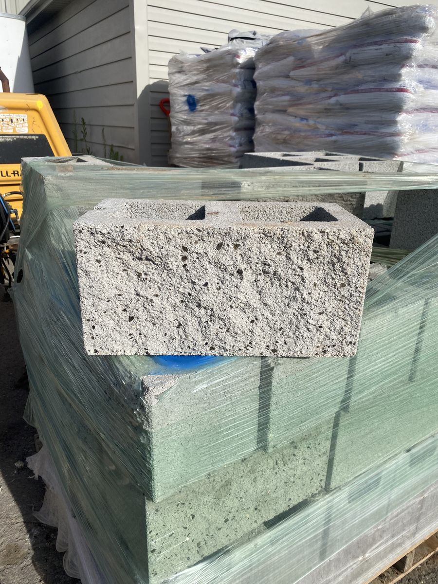 Retaining wall blocks