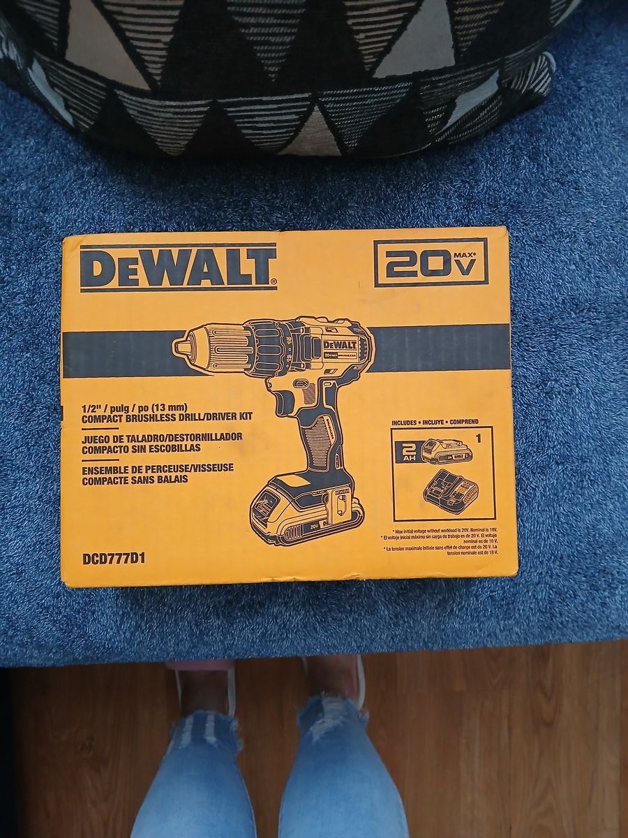 DEWALT 20V MAX Compact Brushless Drill/Driver Kit (DCD777D1) - Brand New