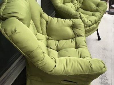 Set of 2 Green Padded Lounge Chairs with Black Metal Legs and foot rests (not pictured)