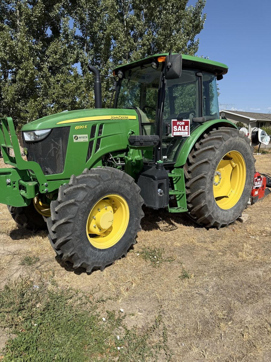 2017 John Deere 6120 E