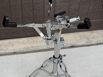DW 9000 Series Snare Drum Stand