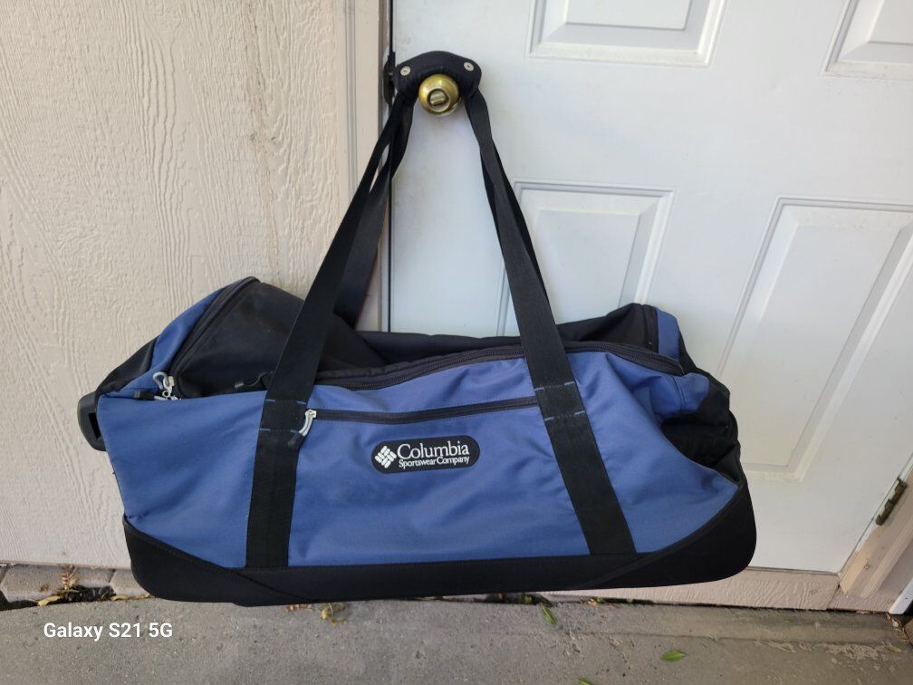 COLUMBIA roller duffle bag