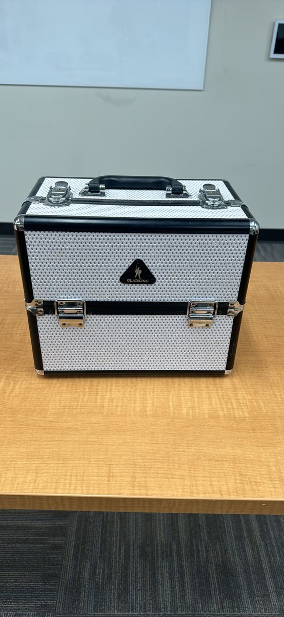 Gladking Make up Train Case w Lock & Key, Sparkly