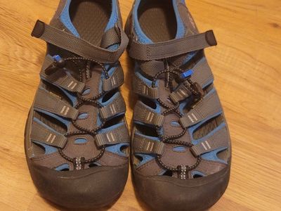 Women's sz 7 Keen Newport H2 sandals